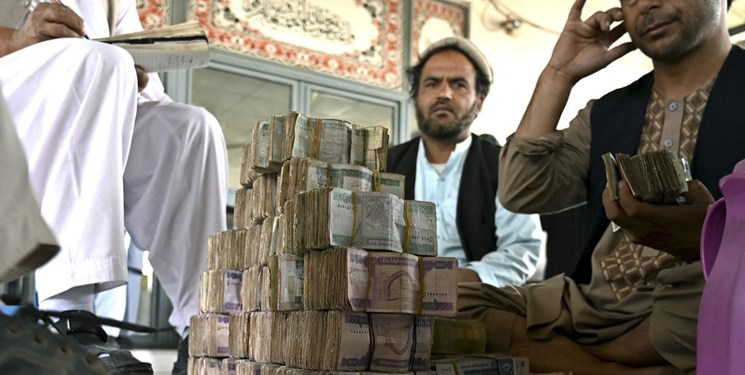 فرار رئیس بانک مرکزی افغانستان/ارزش پول «افغانی» به شدت کاهش یافت