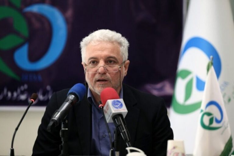 برخی موادغذایی و لوازم بهداشتی بدون مجوز در فروشگاه‌ها عرضه می‌شوند