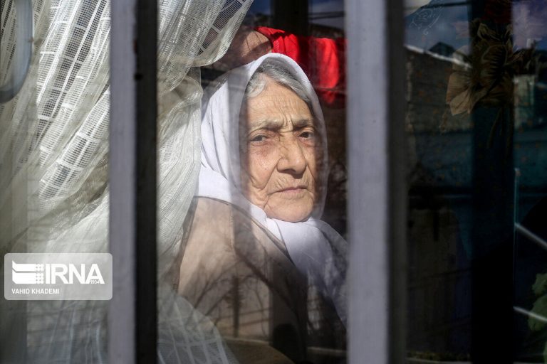 زنانه شدن سالمندی در کشور آغاز شده است