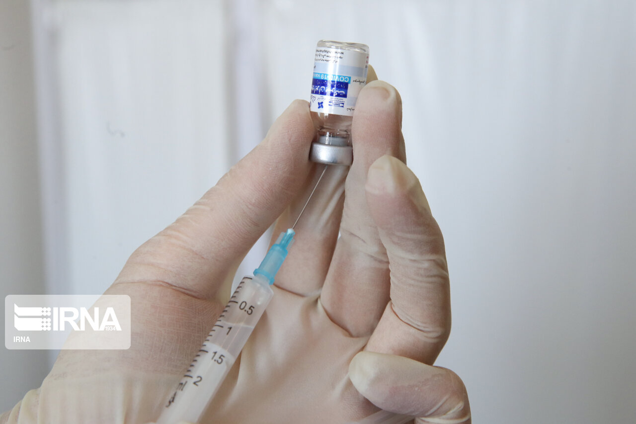 ایثارگران بالای ۶۰ سال و جانبازان دُز سوم واکسن کرونا دریافت می‌کنند
