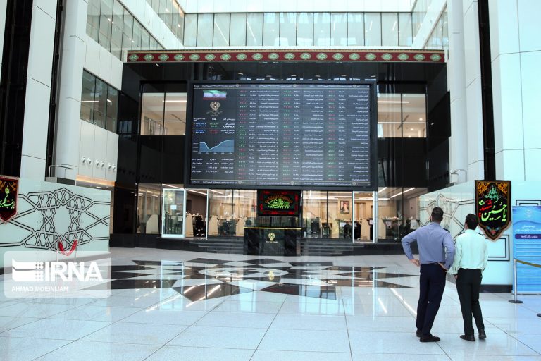تغییر روند معاملات بورس در انتظار تعیین تکلیف ۷ عامل تاثیرگذار