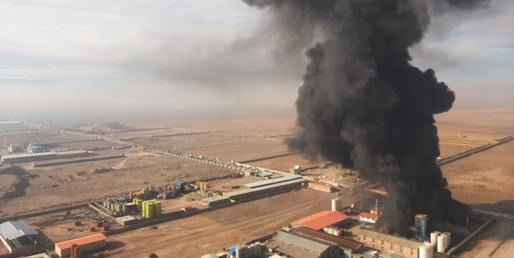 آتش سوزی در کارخانه چرم سازی اشتهارد