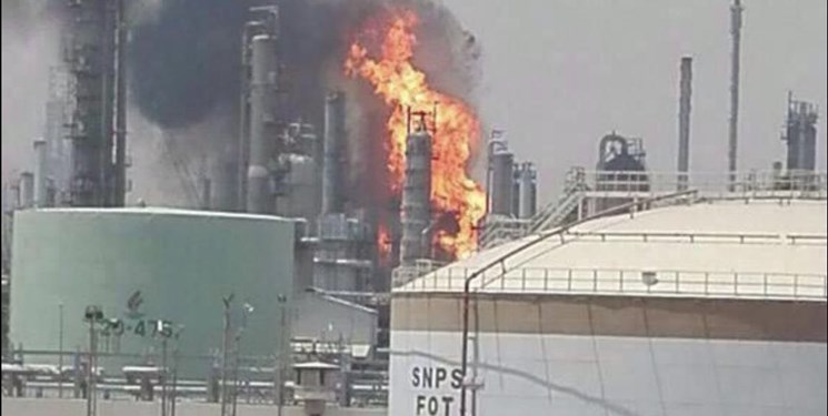 آتش‌سوزی در پالایشگاه بندر «الاحمدی» کویت