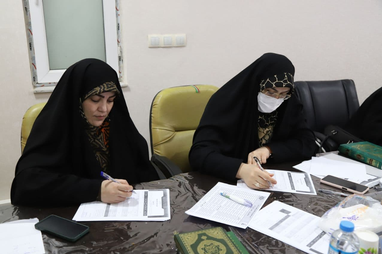 آغاز مرحله مقدماتی مسابقات بین‌المللی قرآن با رقابت مجازی خواهران+عکس