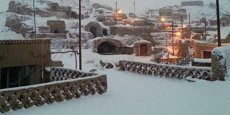 برف مسیر دسترسی به ۲۰ روستای طالقان را مسدود کرد