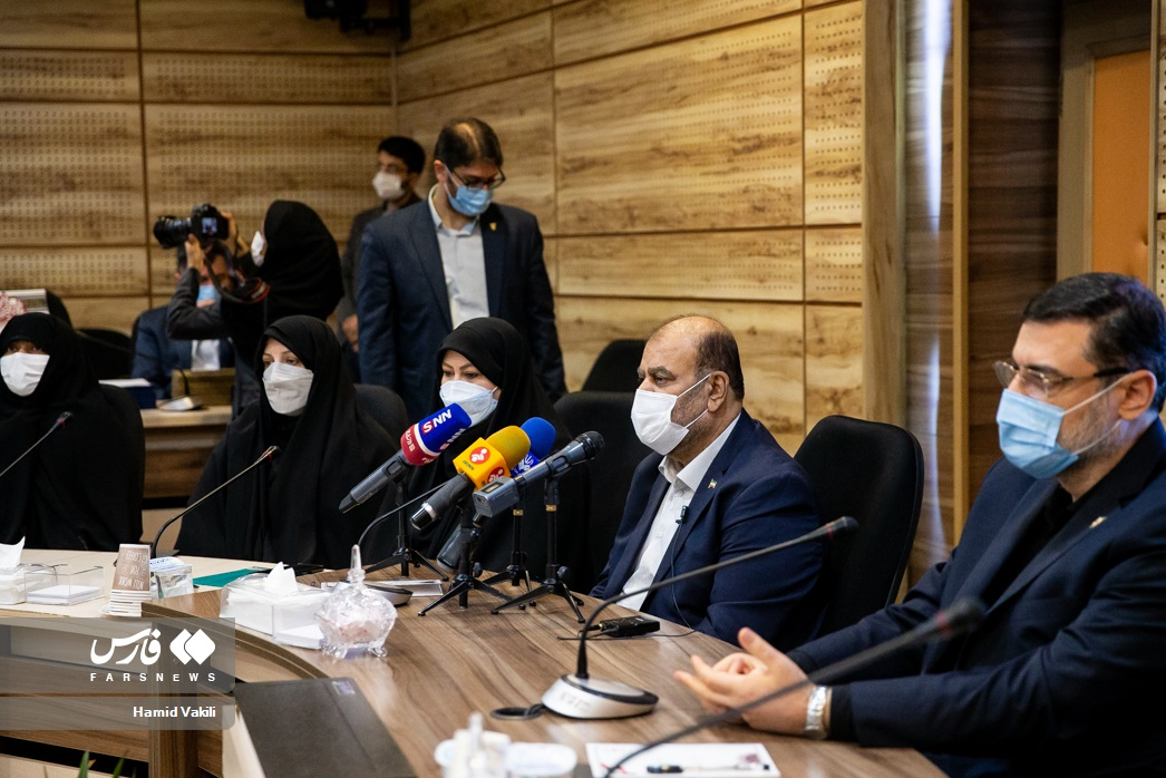 تجلیل از خانواده شهدای هواپیمای اوکراینی/ قاضی‌زاده: جز شرمندگی، سخنی نمی‌توان گفت