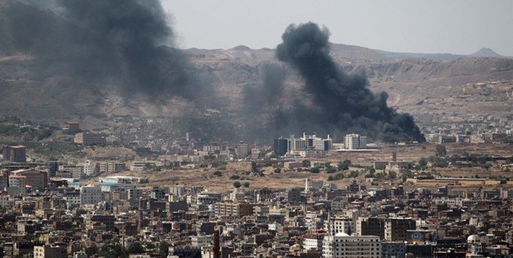 جنگنده‌های ائتلاف سعودی ده‌ها بار شهرهای یمن را بمباران کردند