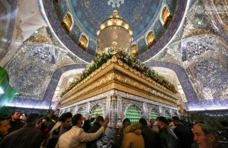 حرم امام علی(ع) در سالروز میلاد فاطمه زهرا(س) گلباران شد+عکس و فیلم