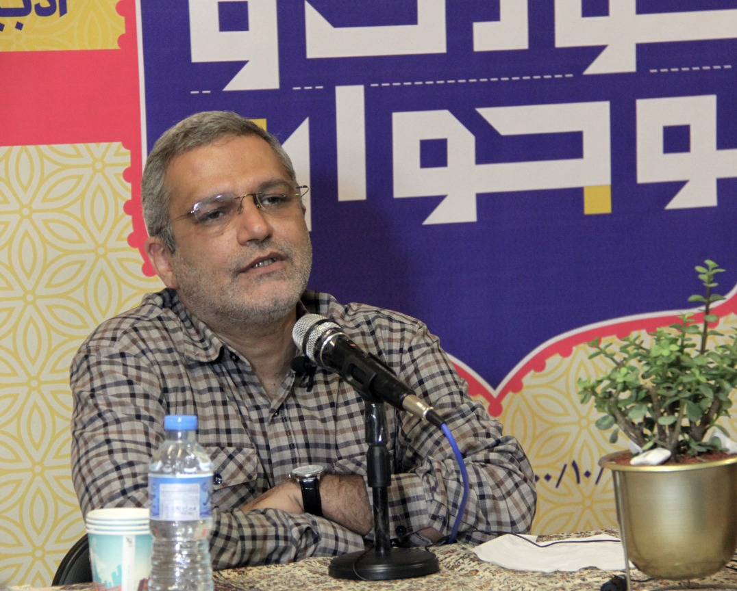 رونمایی از گاهنامه ادبیات دینی کودک و نوجوان/ رحماندوست: ذهن بچه‌ها را تخریب نکنیم