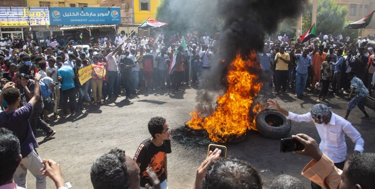 سودان روی خط آشوب، دعوت مخالفان ارتش به نافرمانی گسترده مدنی