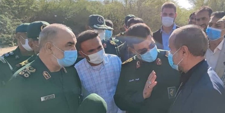 سیل شرق هرمزگان| از حضور دلگرم‌کننده سرلشکر سلامی در جمع سیل‌زدگان تا جبران خسارات کشاورزان توسط دولت