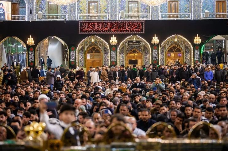 شب شهادت ام‌‎البنین (س) در حرم پسر/ باسم کربلایی در حرم حضرت عباس (ع) غوغا کرد+عکس و فیلم
