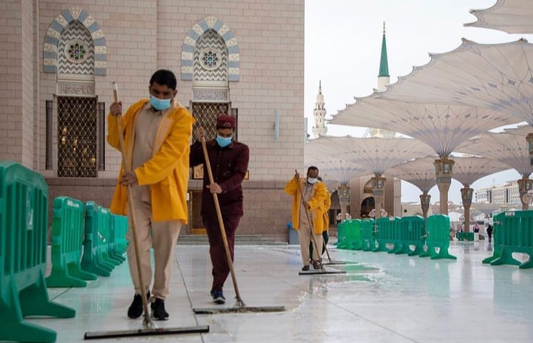 مسجدالنبی (ص) بارانی شد +عکس و فیلم