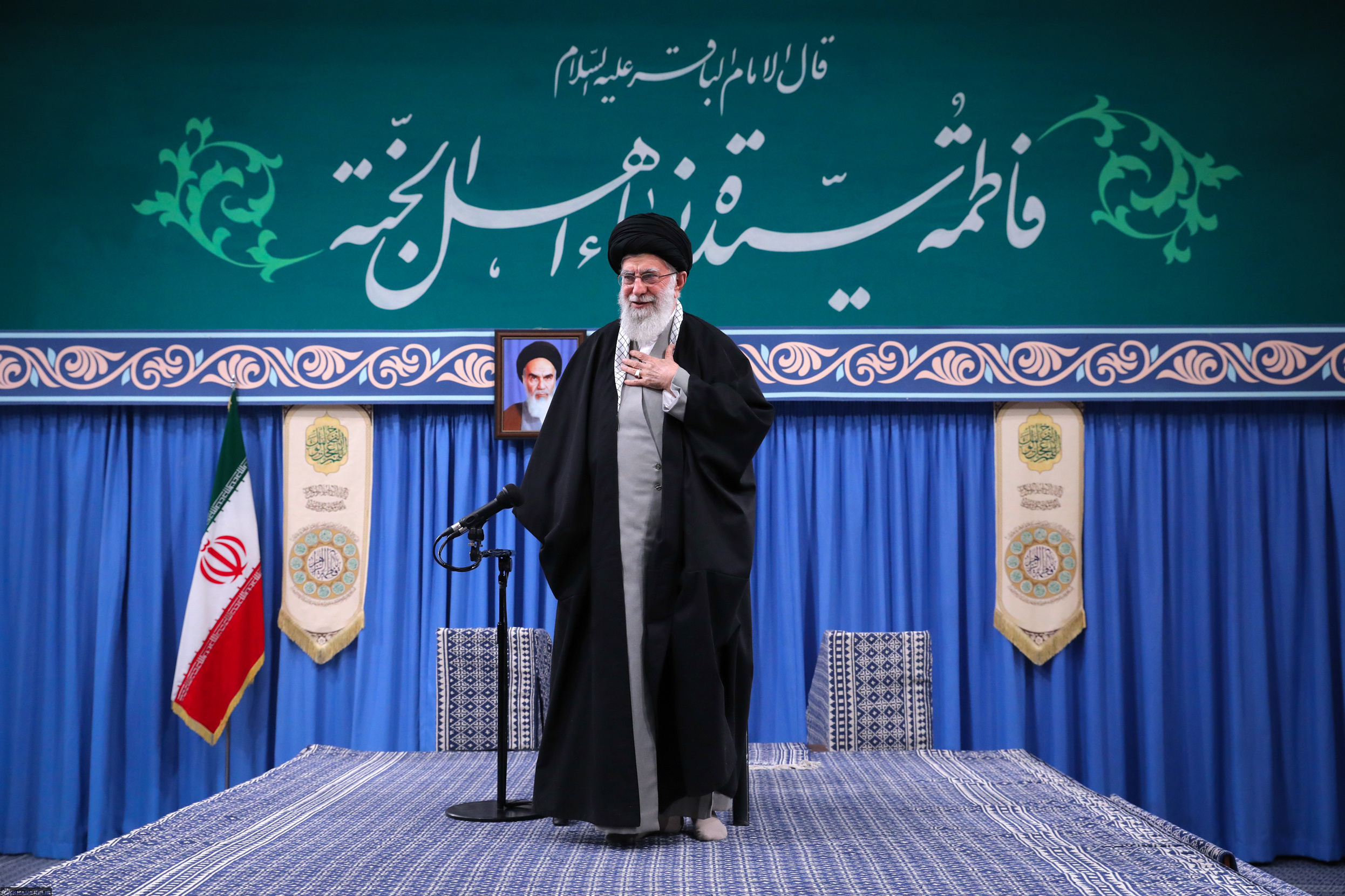 مطالبات رهبر انقلاب از مداحان| خواندن شعر و استفاده از مضامینی که معرفت‌افزا نباشد، گناه است+جدول