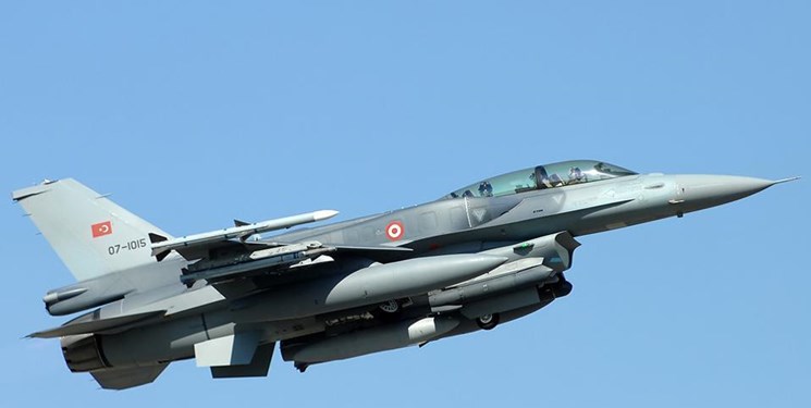 چالش جنگنده‌های اف-۱۶ ترکیه برای  نیروی هوایی یونان با پرواز بر فراز اژه