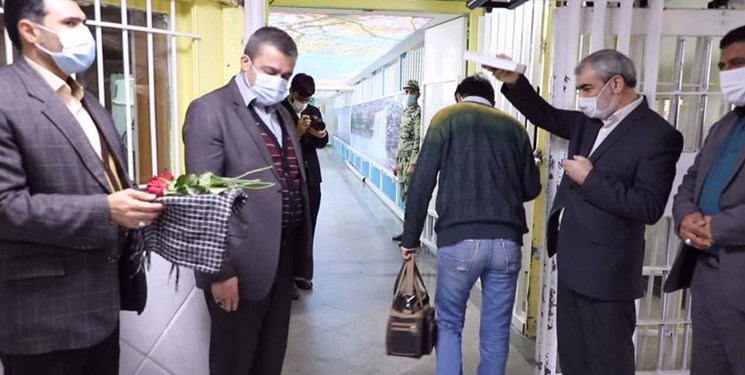 ۸ زندانی جرائم مالی توسط بسیجیان حقوقدان خراسان رضوی آزاد شدند
