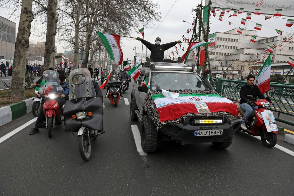 بازتاب 22 بهمن در رسانه‌های جهان| خبرگزاری فرانسه: ایرانی‌ها شعارِ «تا آخر ایستاده‌ایم» سردادند