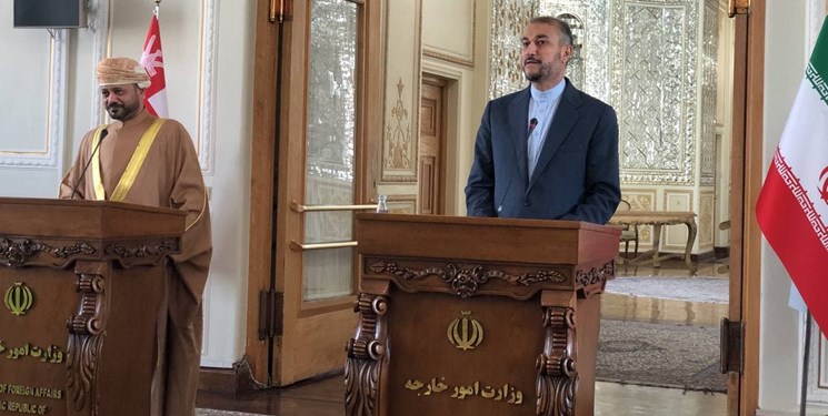 وزیر خارجه عمان: نامه سلطان عمان را به رئیس جمهور ایران منتقل می‌کنم