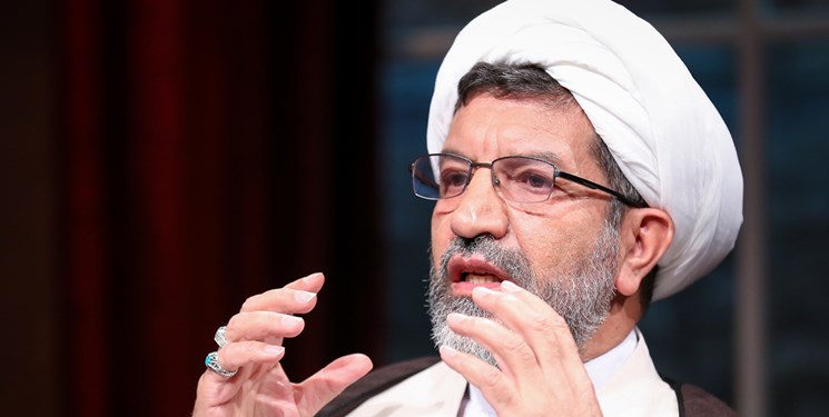 پارسانیا: امام از ظرفیت‌های تاریخی  جامعه برای مقبولیت انقلاب استفاده کرد