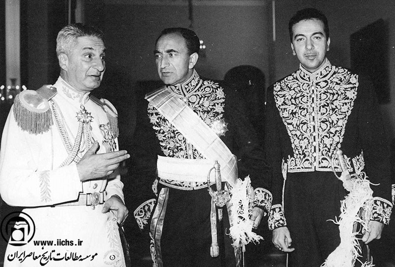 پهلوی به روایت پهلوی| دستور شاه به وزیرش: بگویید روزنامه‌ها از ما تعریف کنند