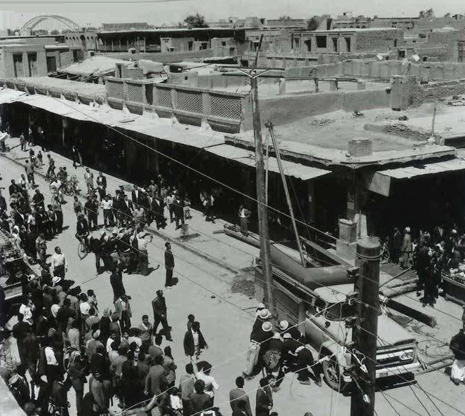 یادش بخیر| رادیو و تلویزیون داشتیم اما هنوز برق نداشتیم/ چرا دهه 60 این‌قدر برق می‌رفت؟