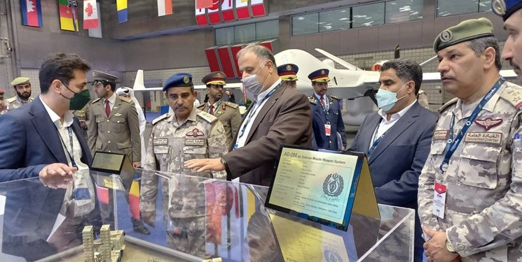 بازدید رئیس ستاد نیروهای مسلح قطر از غرفه صنایع دفاعی دریایی ایران در دوحه