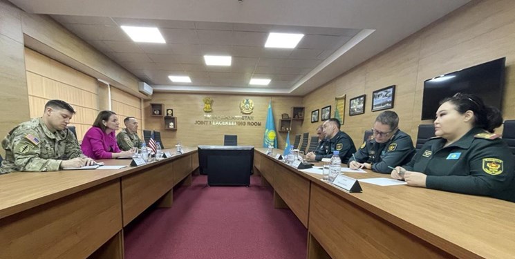 بازدید هیات آمریکایی از مرکز صلح بانی ستاد کل نیروهای مسلح قزاقستان