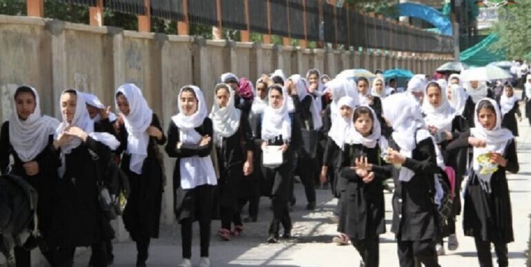 بازگشایی مدارس دخترانه در افغانستان به تعویق افتاد