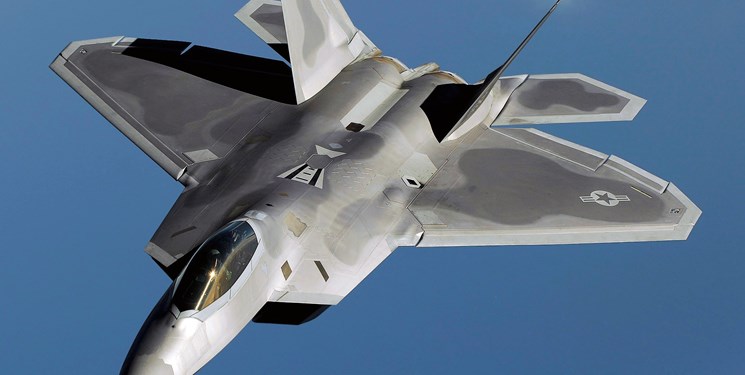 ترامپ:  روسیه را با جنگنده‌‌های اف-۲۲ با پرچم چین بمباران کنیم