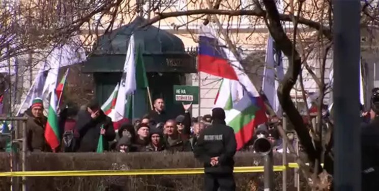 تظاهرات در بلغارستان همزمان با سفر  وزیر دفاع آمریکا