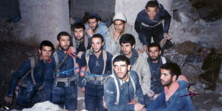 شهید باکری به خاطر کدام شهدا عقب نشینی نکرد؟