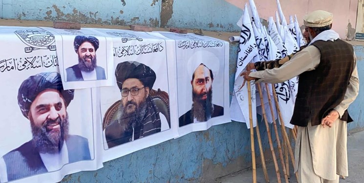 طالبان نصب تصاویر رهبران این گروه را بر خودروهای دولتی ممنوع کرد