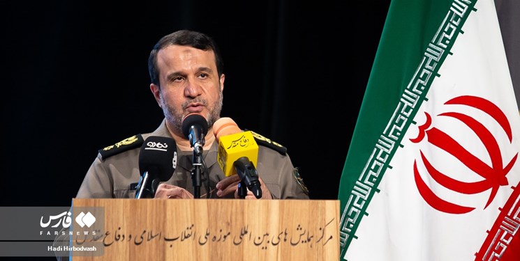 معرفی برگزیدگان جشنواره کتاب دفاع مقدس/ کارگر: به عزت و اقتدار ملی بیشتر توجه کنید