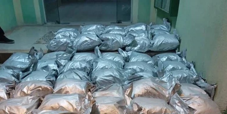 کشف بیش از یک تن مواد مخدر در استان کرمان/ دستگیری۷ قاچاقچی و توقیف ۵ خودرو