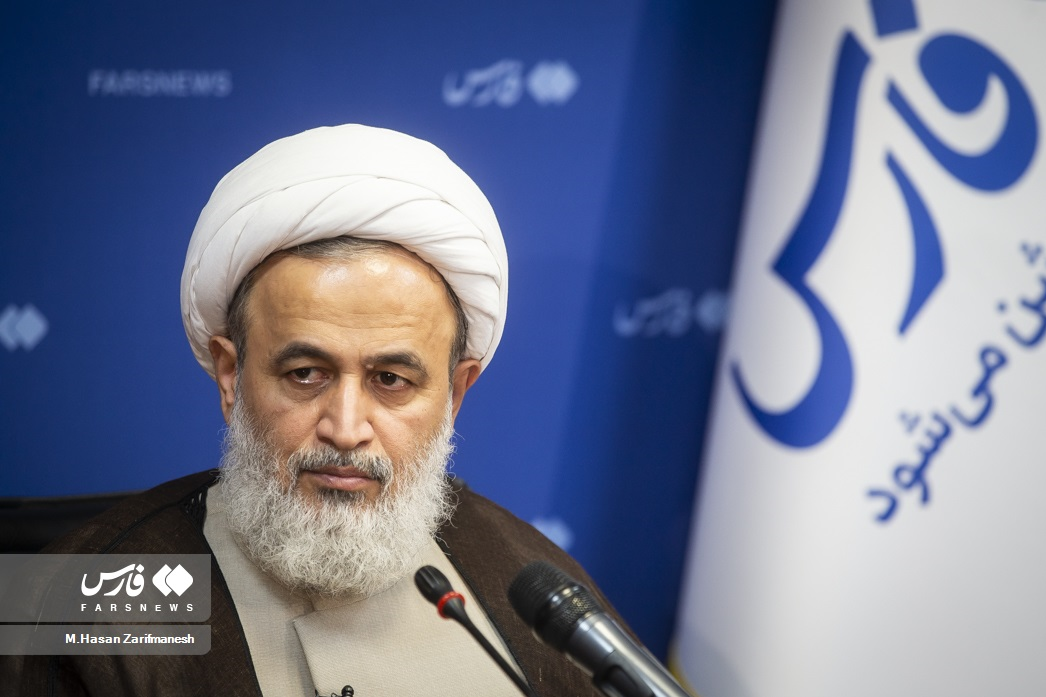ارائه استنادات قرآنی به سبک پلی‌کپی‌های رهبری/ پناهیان: اندیشه آیت‌الله خامنه‌ای قبل و بعد از انقلاب ثبات و هماهنگی دارد