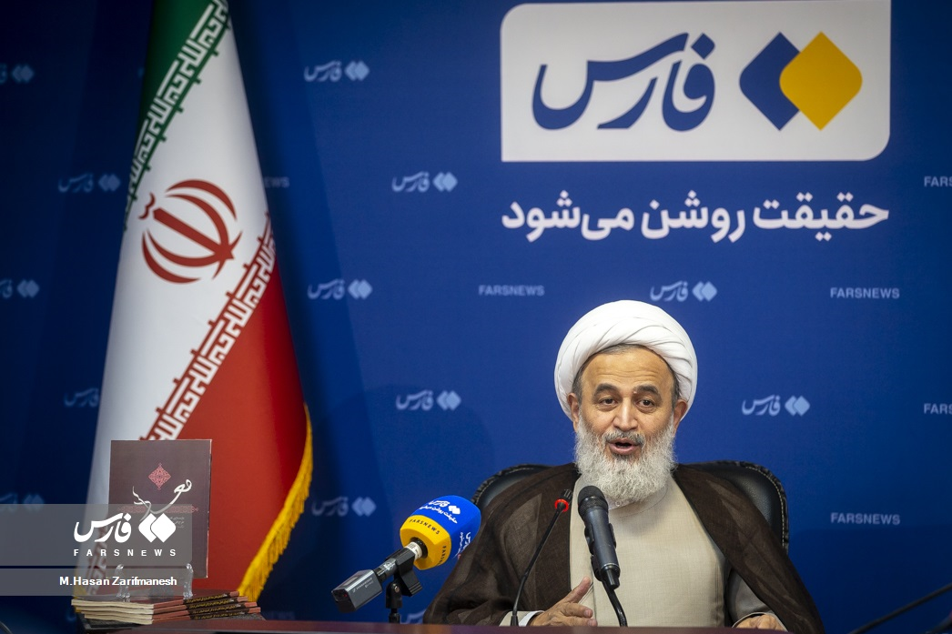 ارائه استنادات قرآنی به سبک پلی‌کپی‌های رهبری/ پناهیان: اندیشه آیت‌الله خامنه‌ای قبل و بعد از انقلاب ثبات و هماهنگی دارد