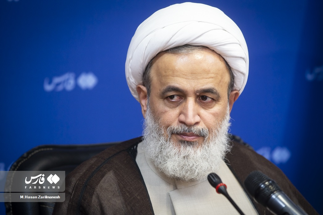 ارائه استنادات قرآنی به سبک پلی‌کپی‌های رهبری/ پناهیان: اندیشه آیت‌الله خامنه‌ای قبل و بعد از انقلاب ثبات و هماهنگی دارد