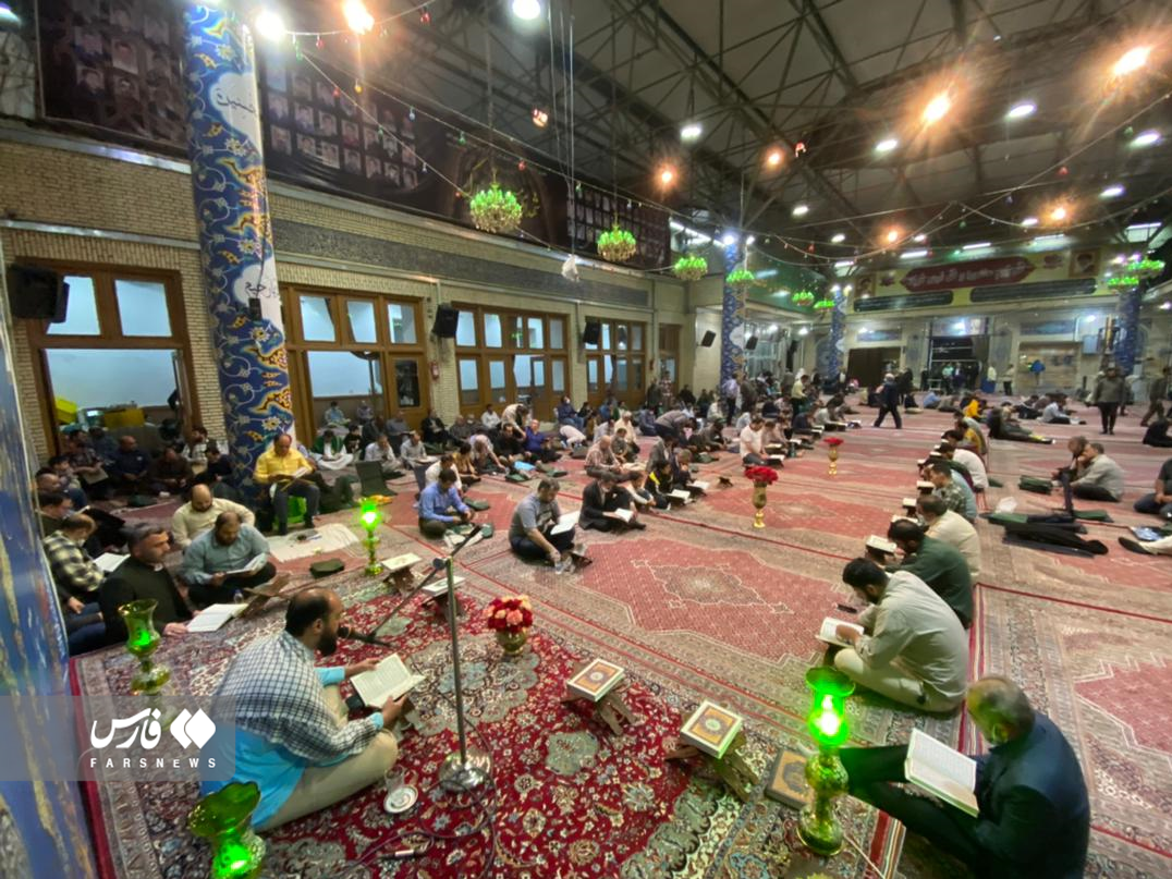 برپایی محفل اُنس با قرآن برای اولین‌بار در شب‌های ماه مبارک مسجد ارک +عکس
