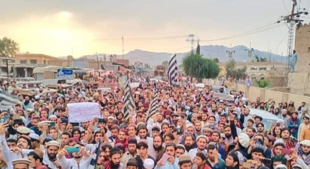 تظاهرات ضد پاکستانی شهروندان افغان در اروپا و اسلام‌آباد