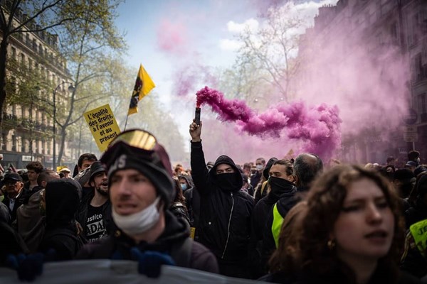 تظاهرات فرانسوی‌ها علیه دولت ماکرون قبل از آغاز انتخابات+فیلم