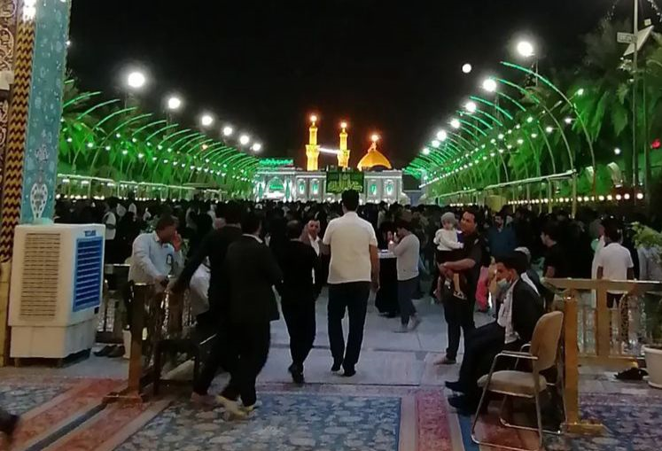 توزیع افطار در کربلا هم‌‌زمان با دومین شب جمعه ماه رمضان+ عکس و فیلم