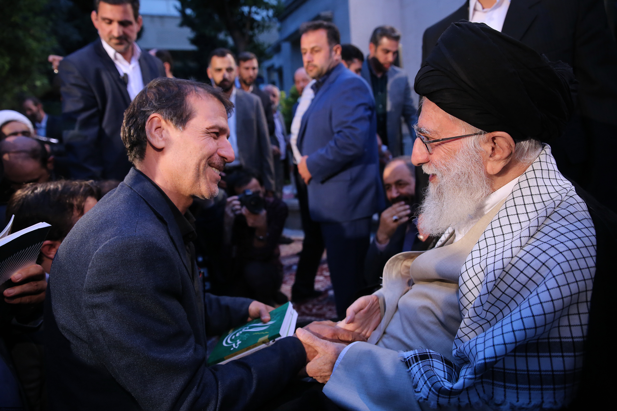 حسرت دیدار صمیمانه شاعران با رهبر فرزانه انقلاب 3 ساله شد