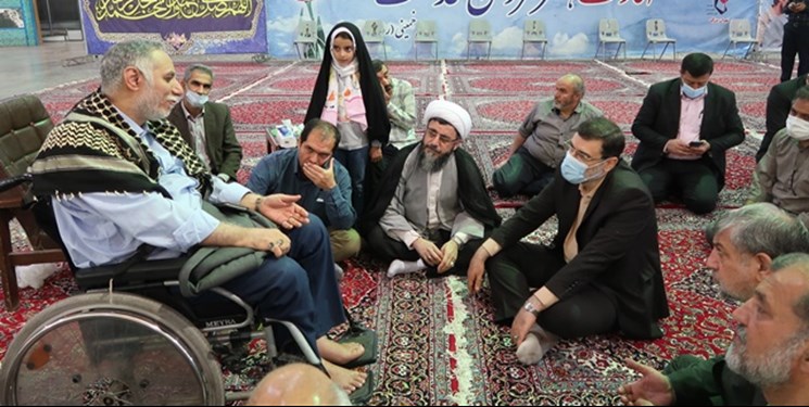 رئیس بنیاد شهید، مهمان سفره افطار خانواده شهدای گردان تخریب شد+تصاویر