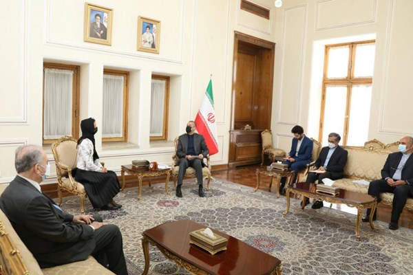 سفرایی که امروز رونوشت استوارنامه‌های خود را تقدیم امیرعبداللهیان کردند