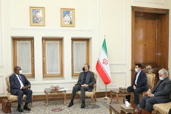 سفرایی که امروز رونوشت استوارنامه‌های خود را تقدیم امیرعبداللهیان کردند