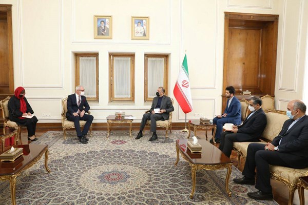 سفرایی که امروز رونوشت استوارنامه‌های خود را تقدیم امیرعبداللهیان کردند