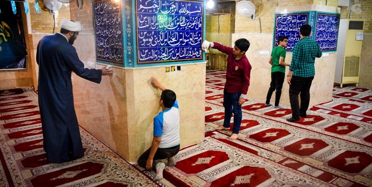 غبارروبی مساجد سیرجان در آستانه ماه مبارک رمضان