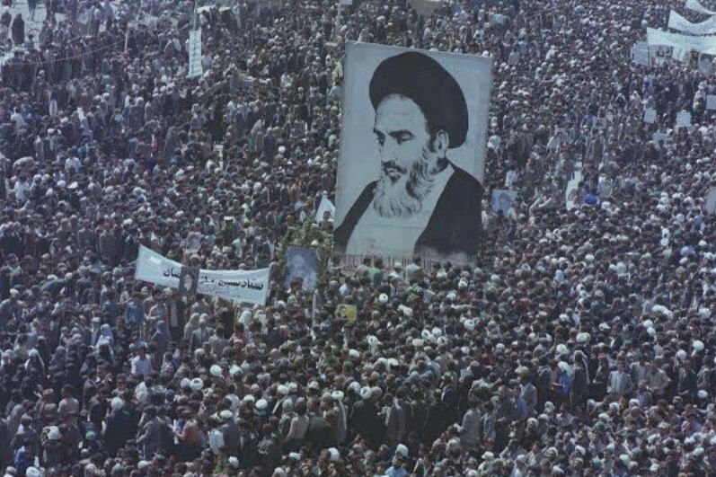 فخرزاده: توهین به شعور مردم است اگر بگوییم، جمهوری اسلامی را ناآگاهانه انتخاب کردند