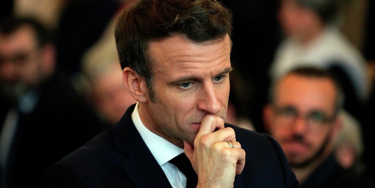 فرانسوی‌ها ماکرون را رئیس‌جمهور «بی‌ارزش و دروغگو» خطاب کردند