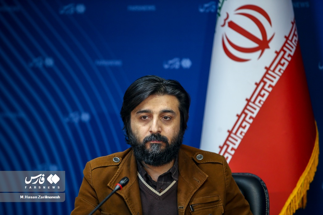 مداحی که با زاویه دید و سن متفاوت، امتداد کار پدر است/ حسین طاهری: ظرفیت استودیوخوانی با زیاده‌روی‌ها از بین رفت